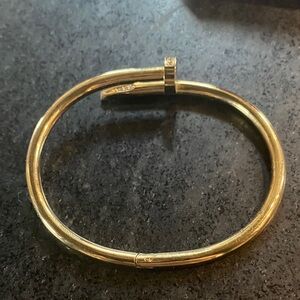 Elegant Gold Bracelet